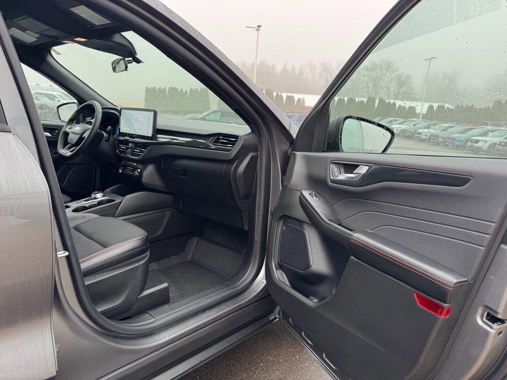 Used 2024 Ford Escape ST-Line w/ Tech Pack #1 AWD/4WD image 12