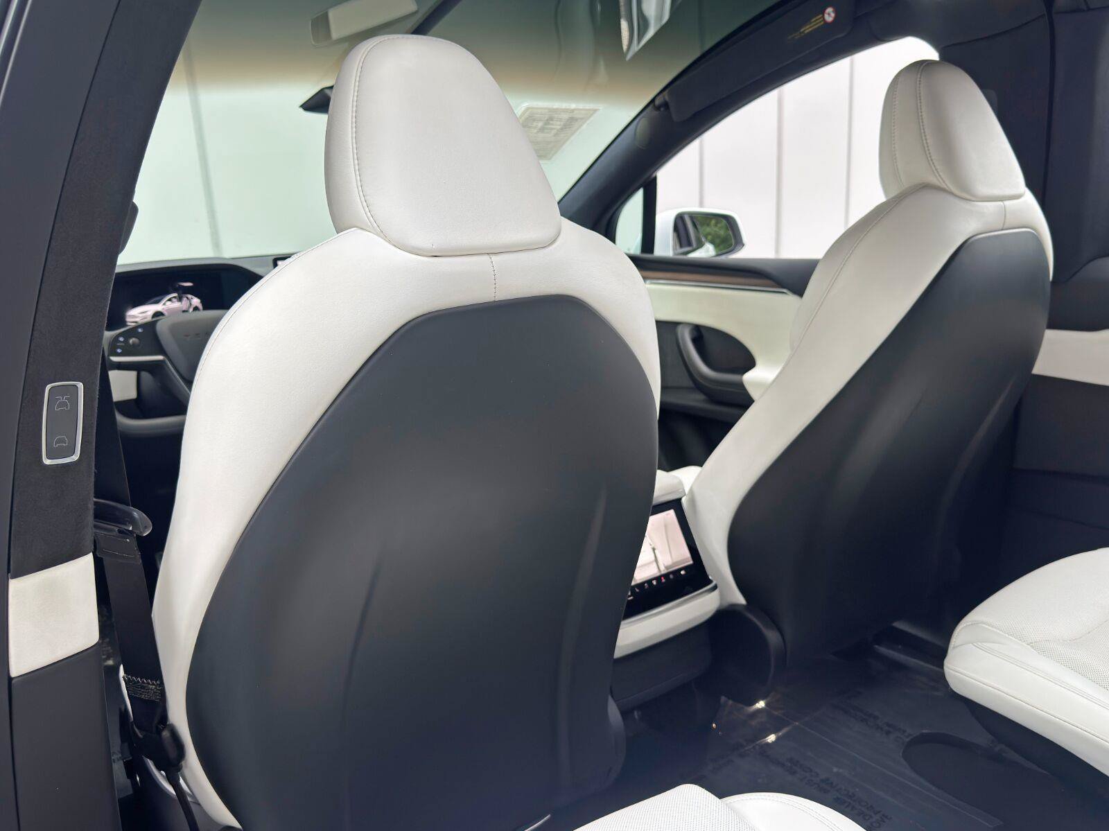 Used 2022 Tesla Model X AWD/4WD image 39