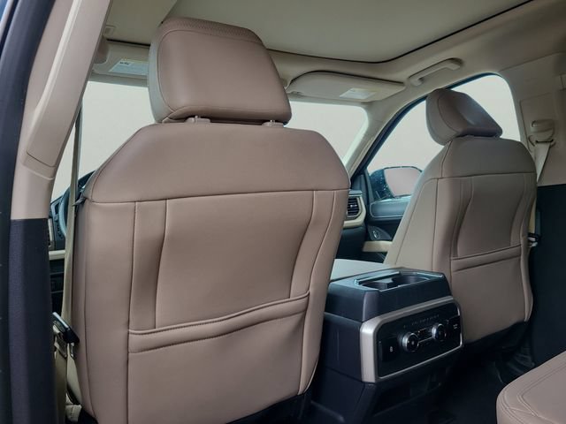 Used 2024 Ford Expedition Max Limited AWD/4WD image 9