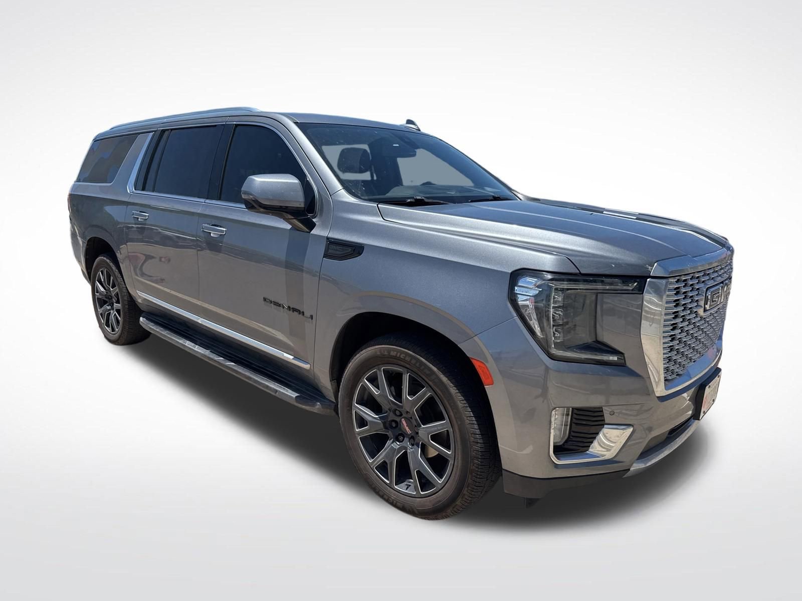 Used 2022 GMC Yukon XL Denali AWD/4WD image 3