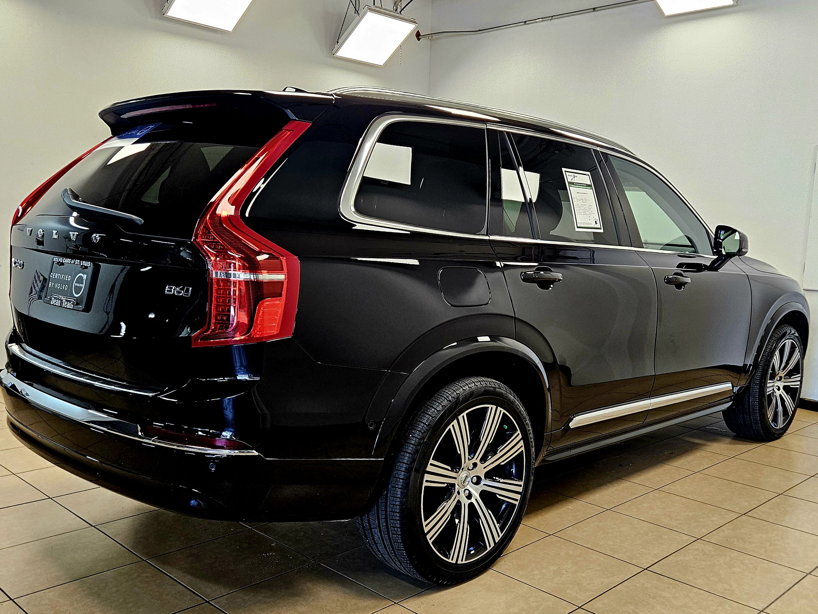 Used 2025 Volvo XC90 B6 Plus w/ Protection Package Premier image 3