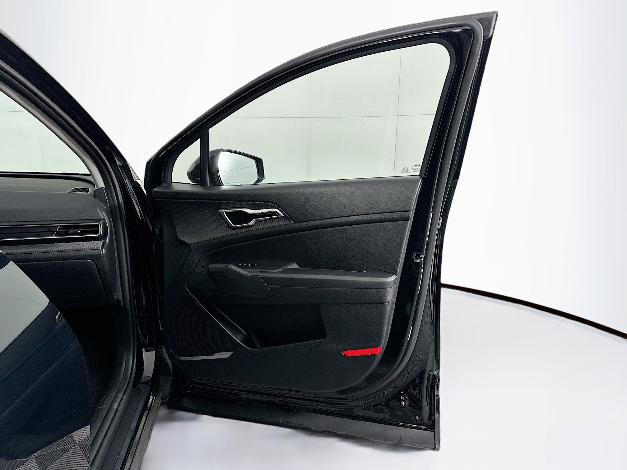 Used 2025 Kia Sportage LX image 30