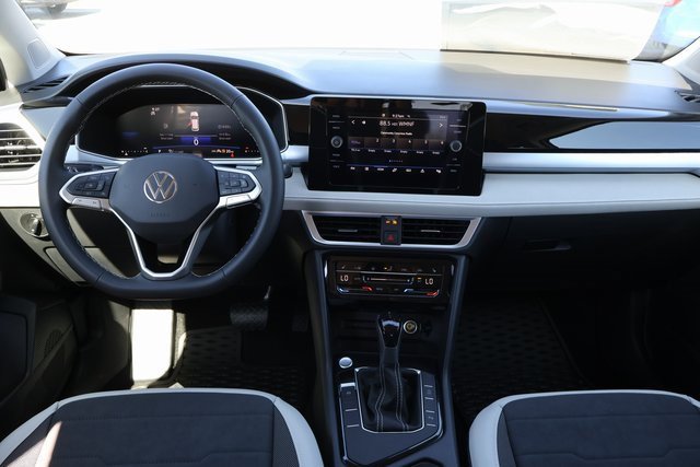 Certified 2025 Volkswagen Taos SE image 14