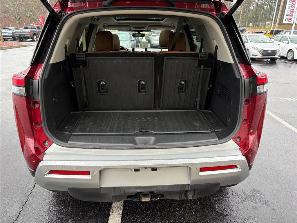 Used 2025 Nissan Pathfinder Platinum image 26
