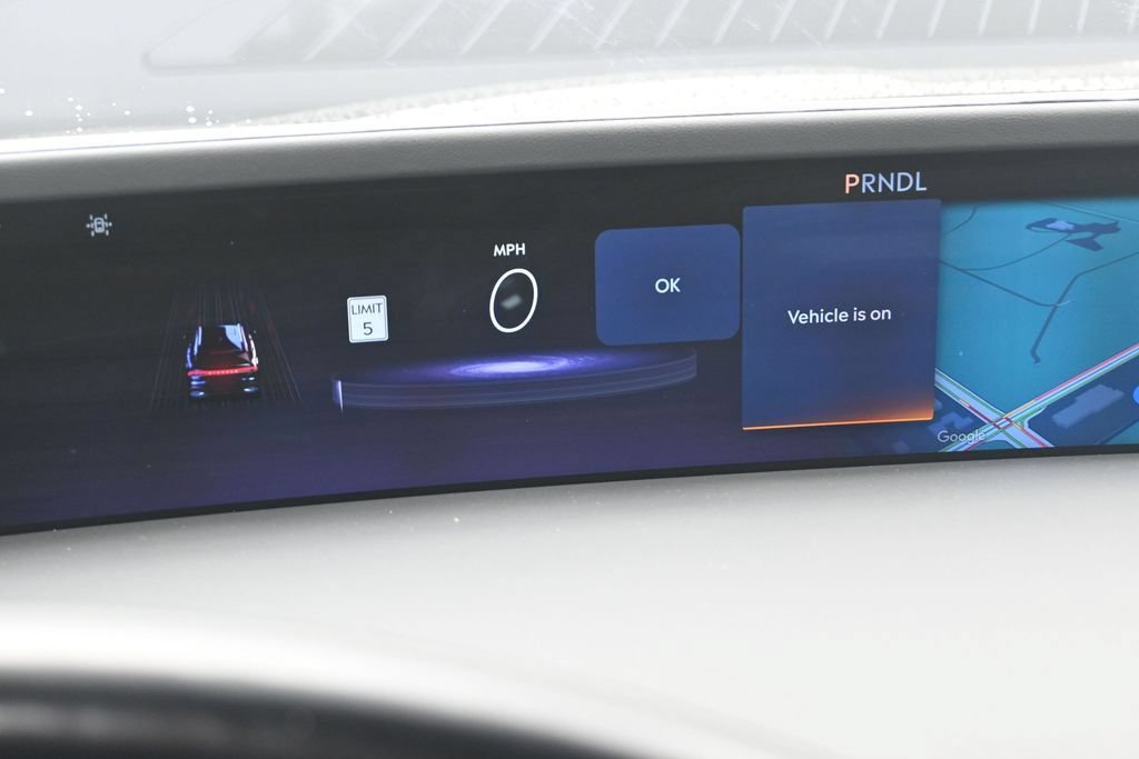 Used 2025 Lincoln Nautilus Premier AWD/4WD image 11