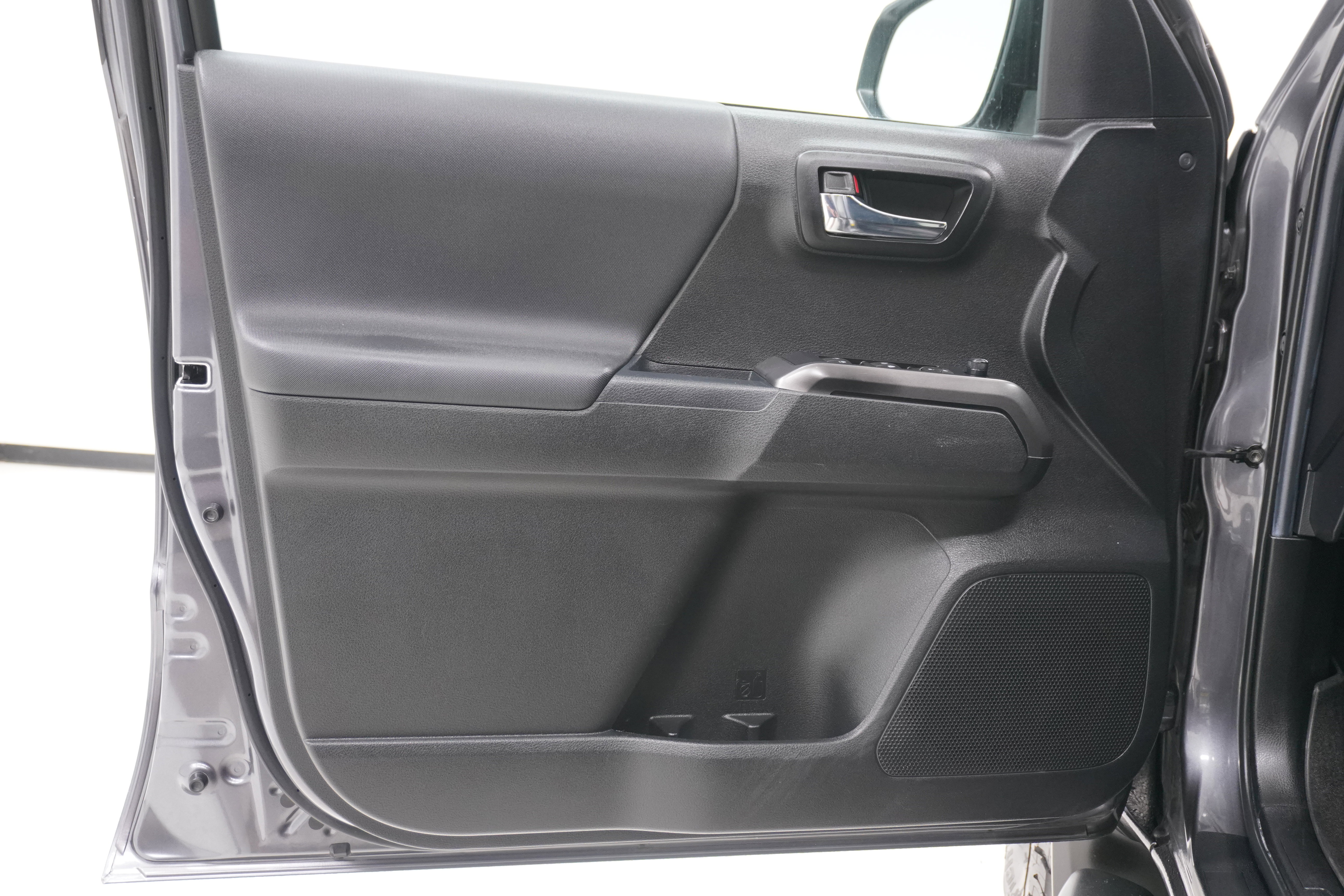 Used 2022 Toyota Tacoma TRD Off-Road image 14