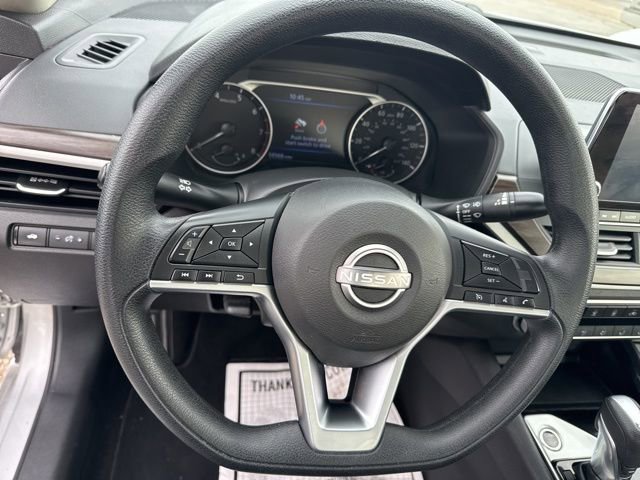 Used 2024 Nissan Altima 2.5 SV FWD image 13