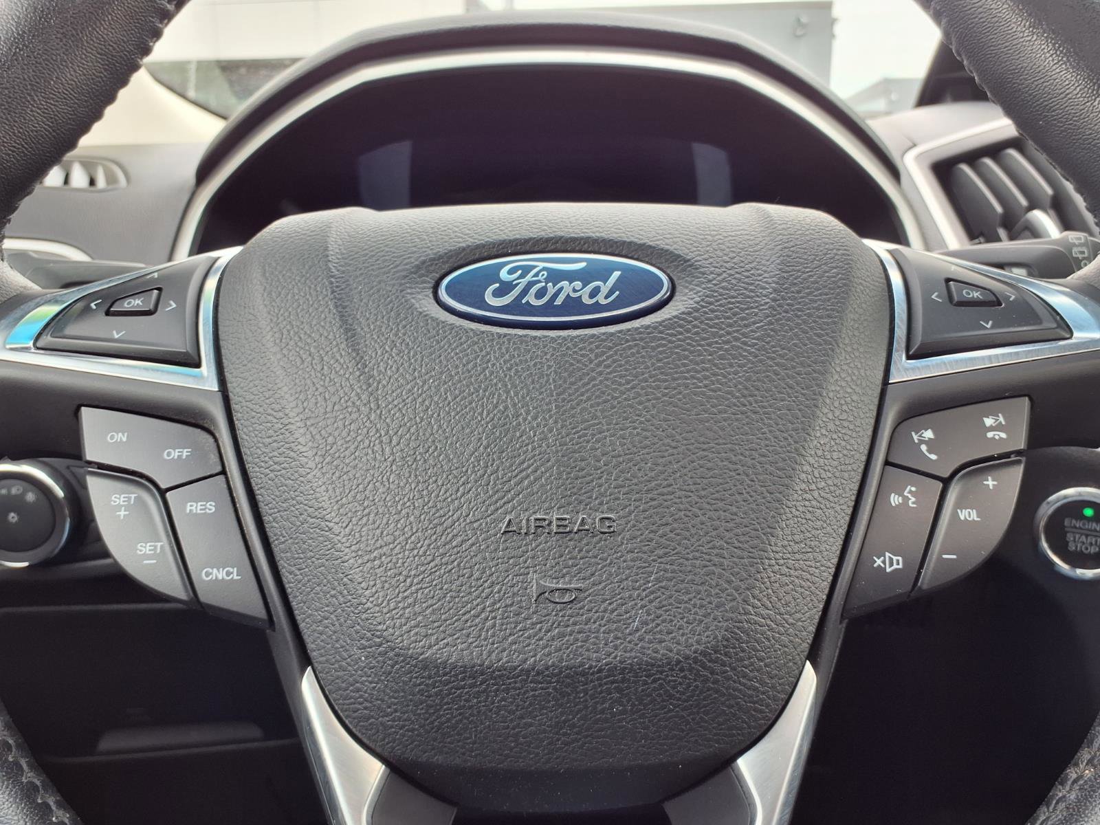 Used 2018 Ford Edge SEL w/ Equipment Group 201A AWD/4WD image 18