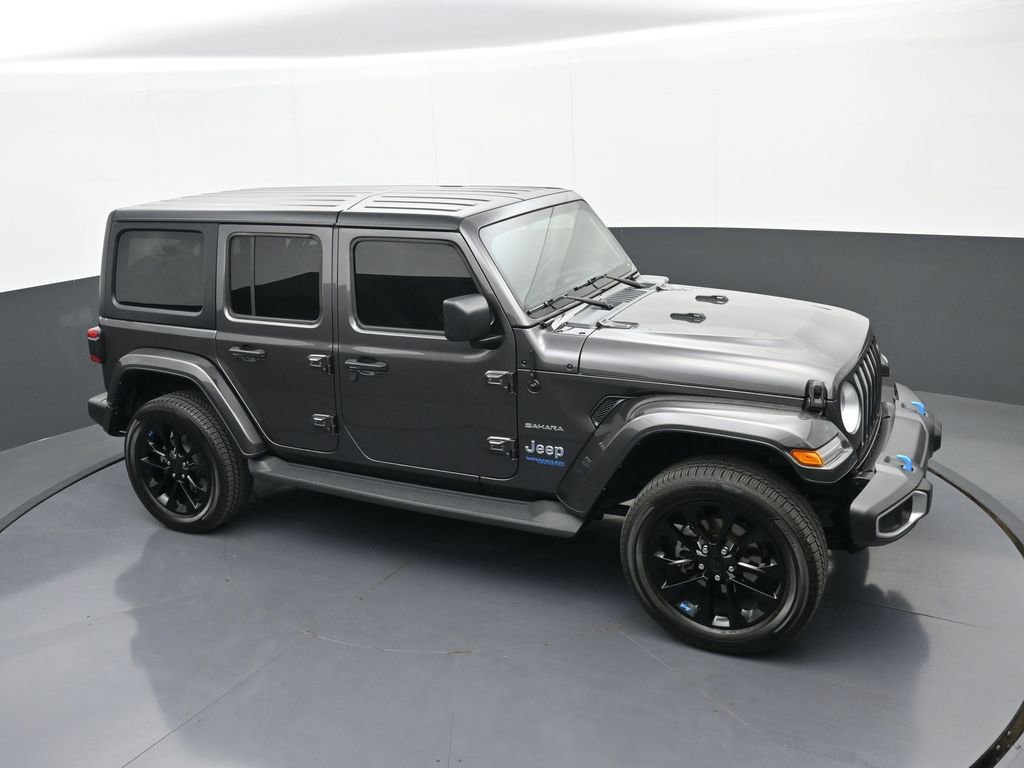 Used 2022 Jeep Wrangler Unlimited Sahara w/ Cold Weather Group AWD/4WD image 28