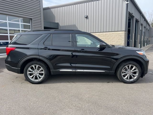 Used 2020 Ford Explorer XLT w/ Equipment Group 202A AWD/4WD image 4