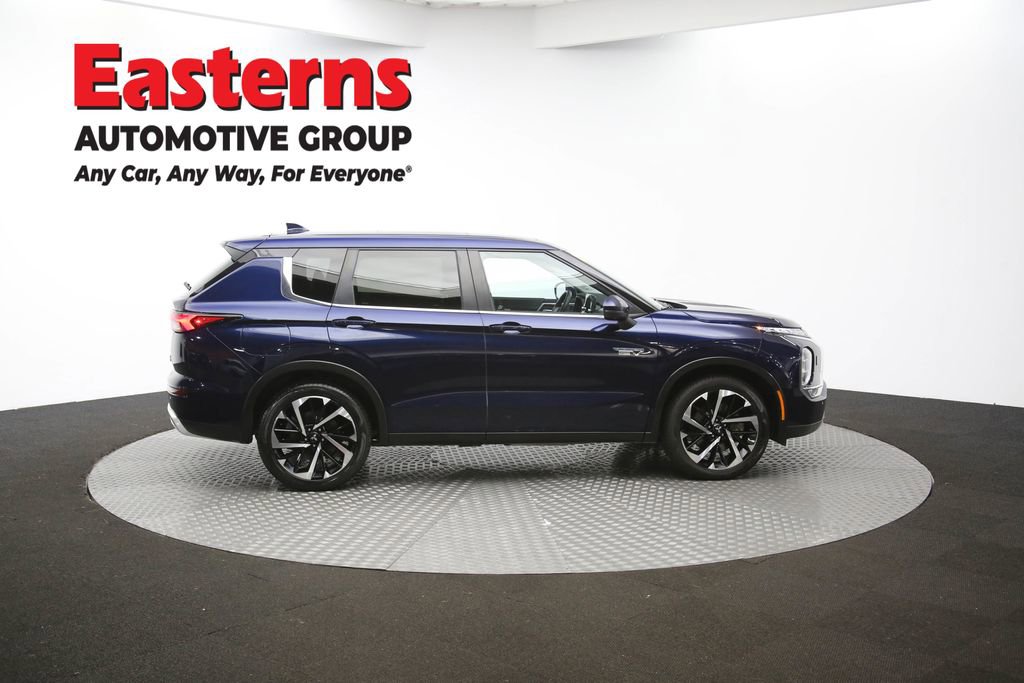 Used 2023 Mitsubishi Outlander SE image 42