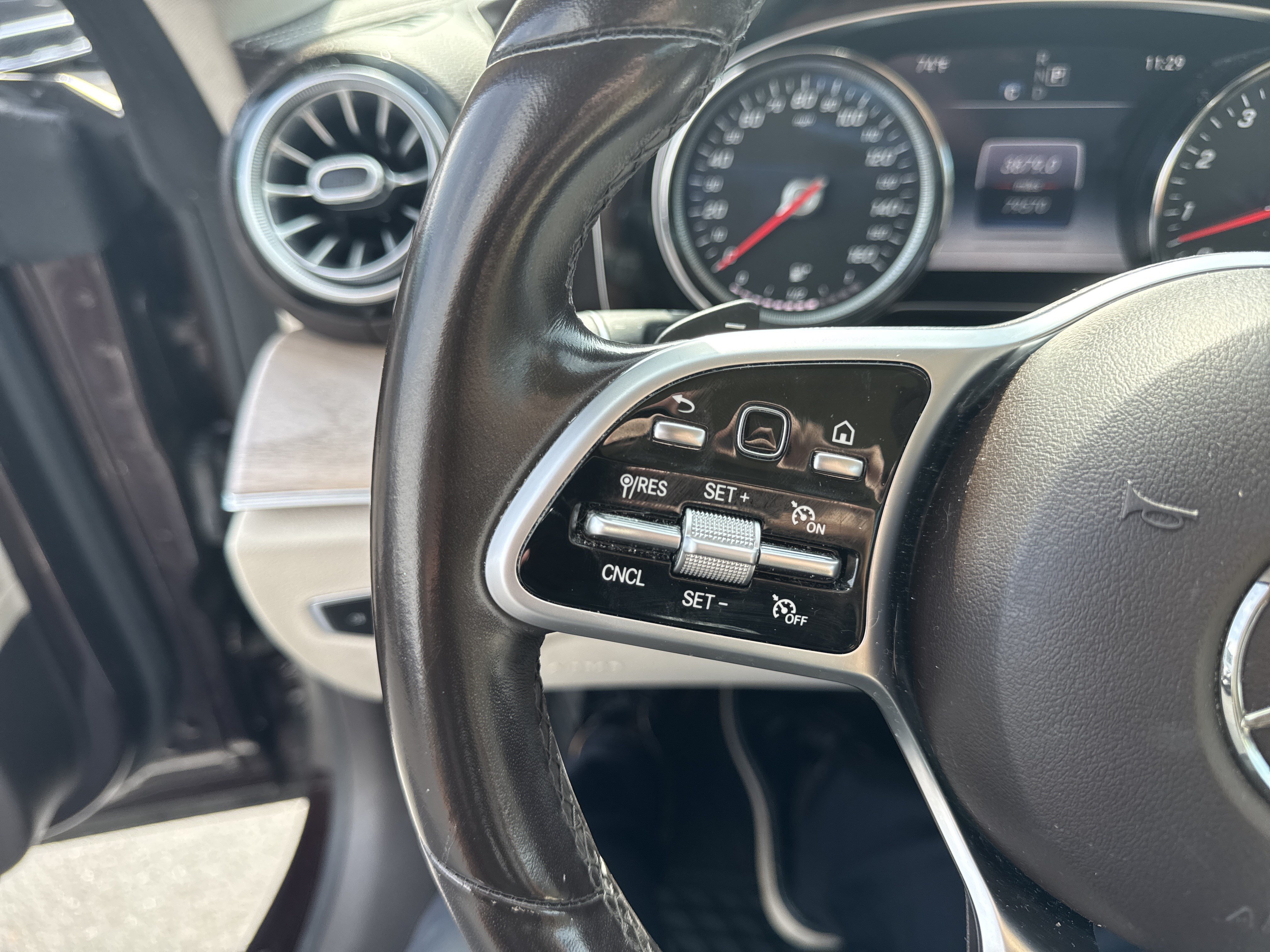 Used 2019 Mercedes-Benz E 450 Coupe image 19