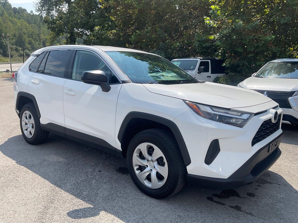 Used 2025 Toyota RAV4 LE AWD/4WD image 7