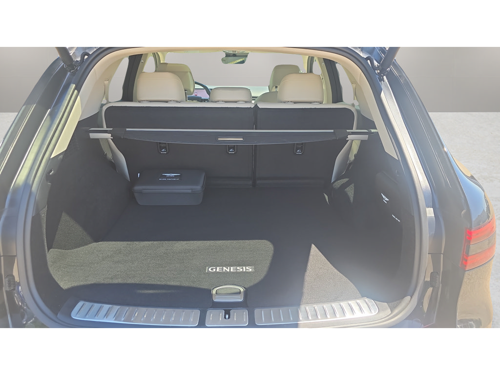 New 2026 Genesis GV70 2.5T Select AWD/4WD image 9