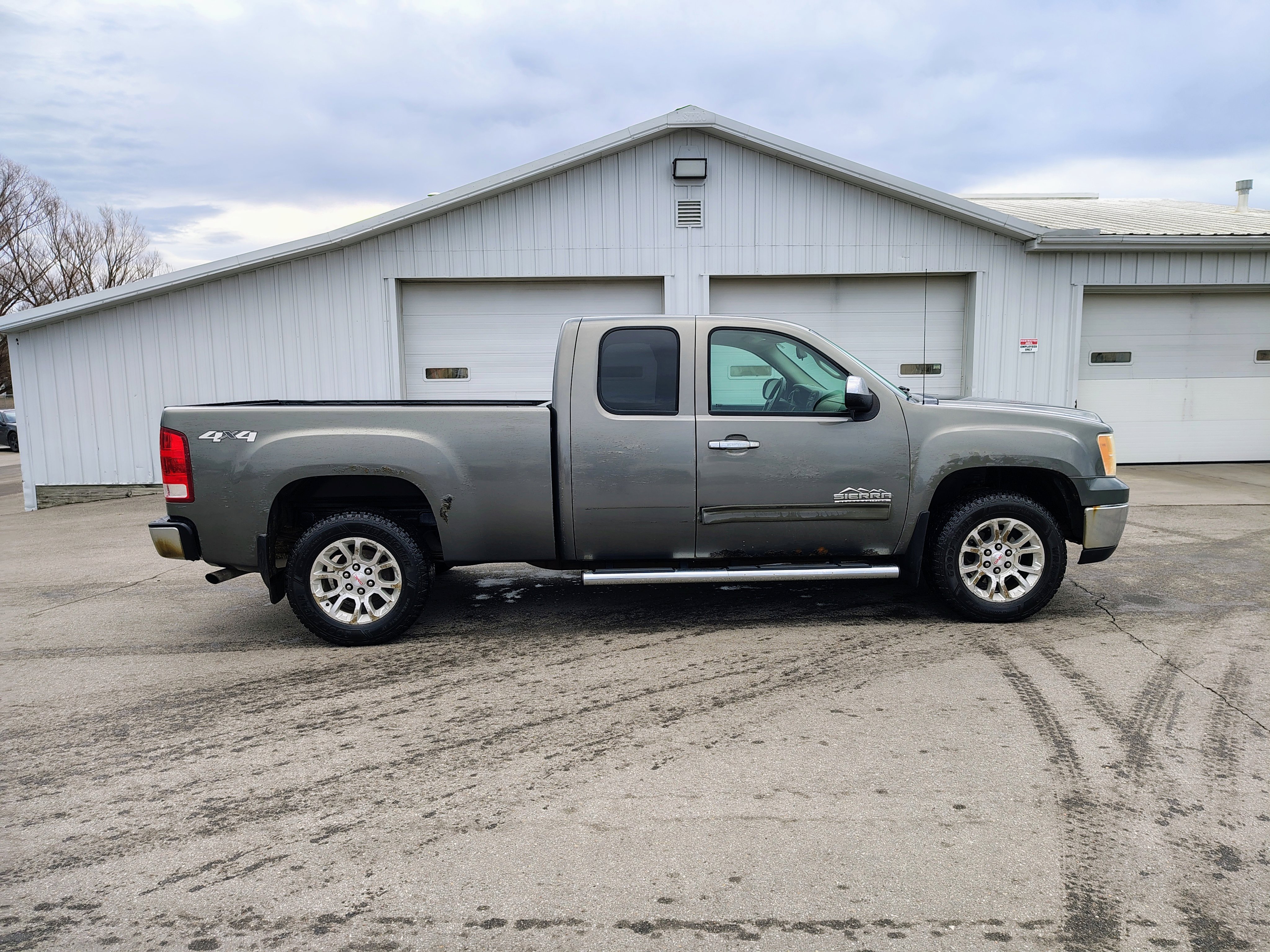 Used 2011 GMC Sierra 1500 SL image 8