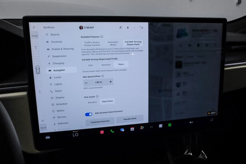 Used 2023 Tesla Model S Plaid image 28