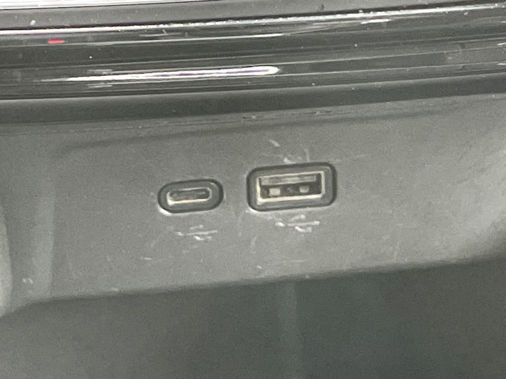 Used 2024 Chevrolet Trax LT image 38