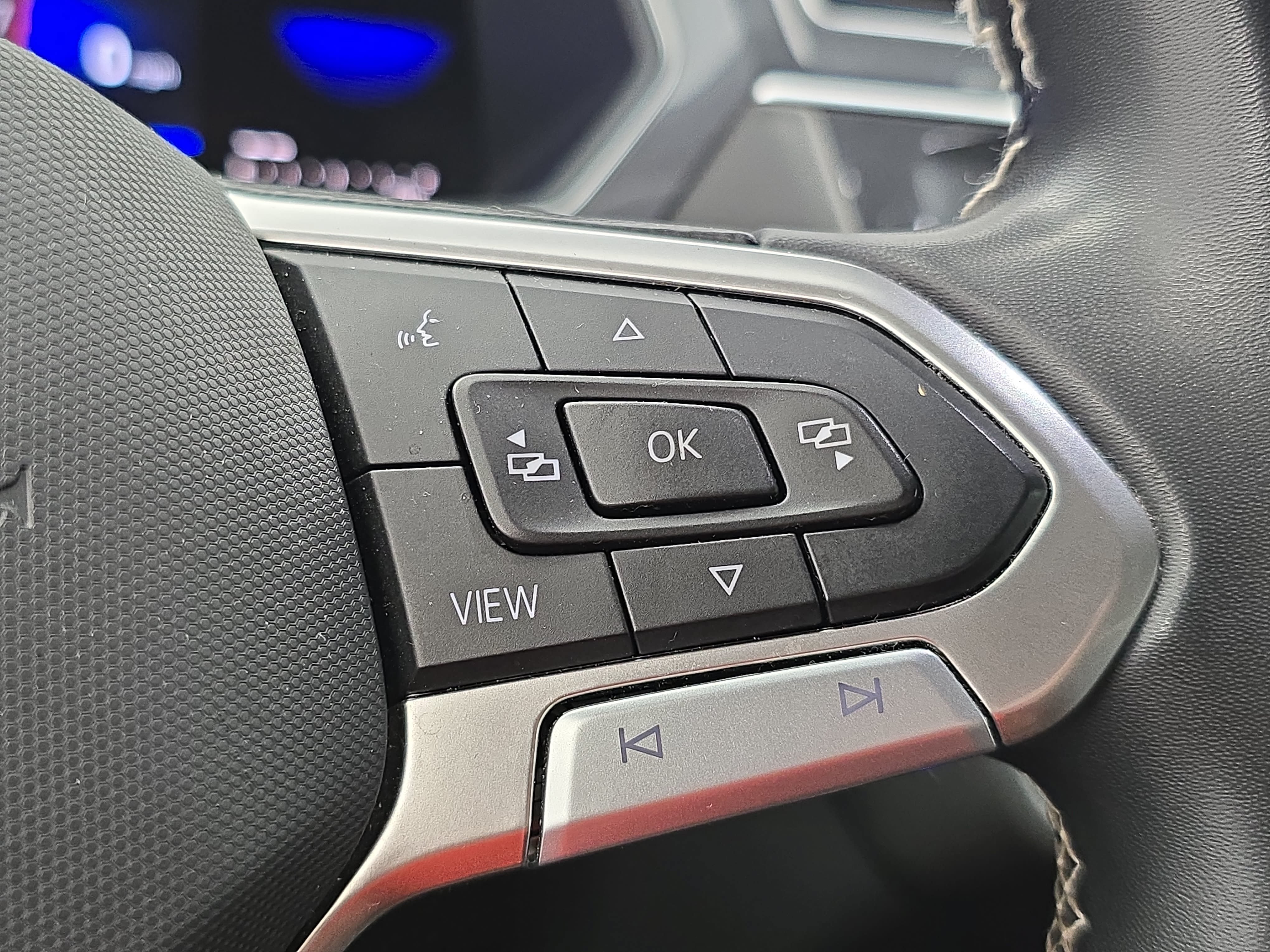 Used 2023 Volkswagen Tiguan SE FWD image 18