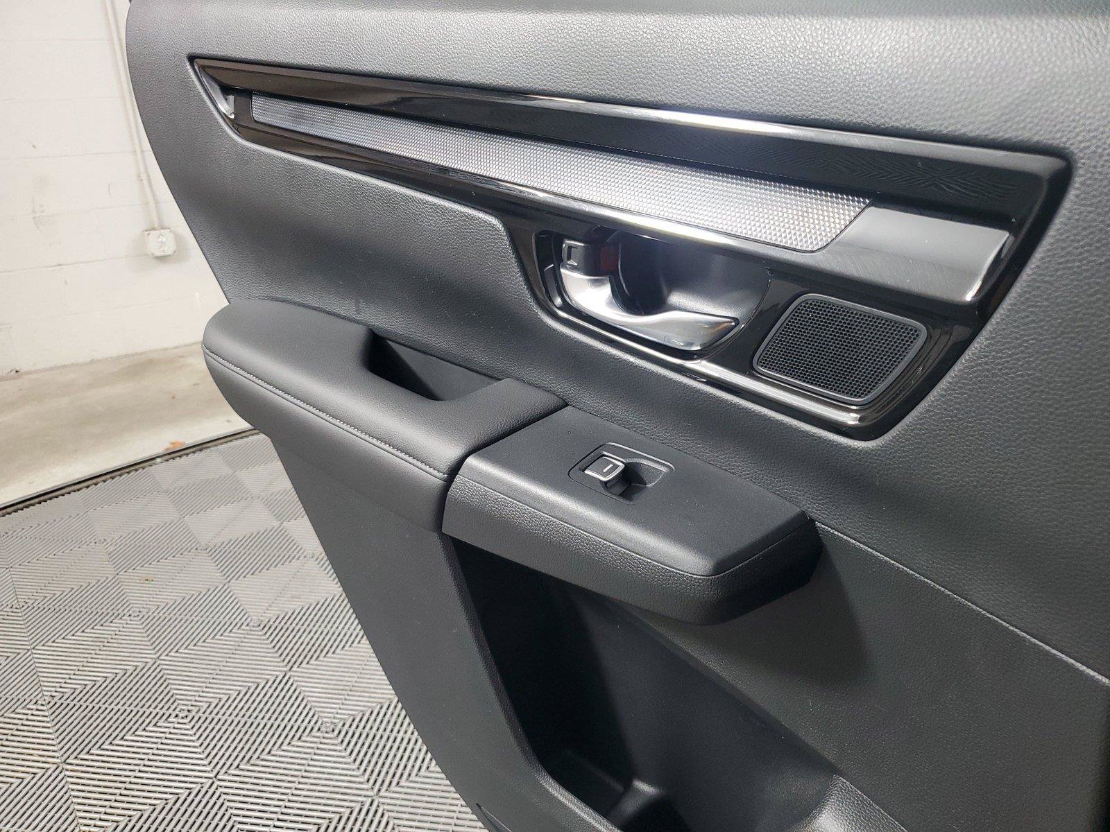 Used 2025 Honda CR-V EX-L image 17