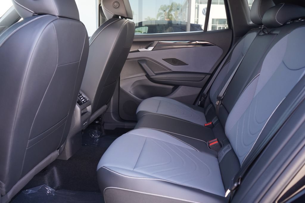 New 2026 Volkswagen Tiguan SE R-Line AWD/4WD image 6