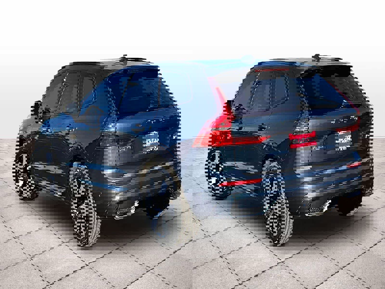 Used 2025 Volvo XC60 T8 Plus w/ Protection Package Premier image 15