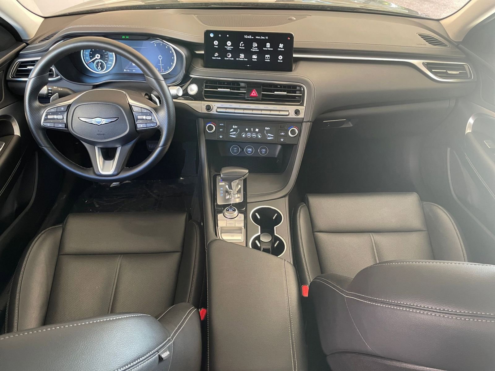 Used 2025 Genesis G70 2.5T image 34