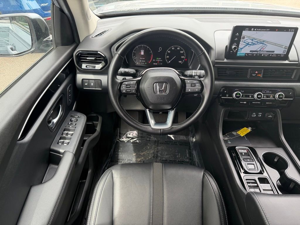 Certified 2025 Honda Pilot Touring image 16