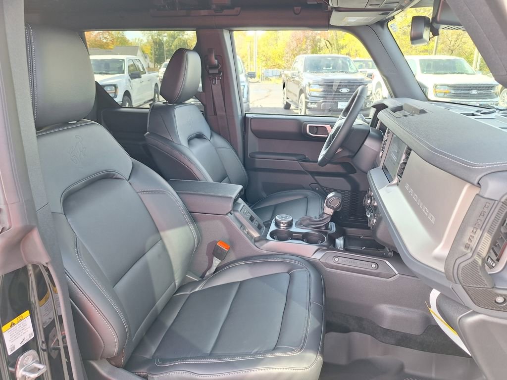New 2025 Ford Bronco Outer Banks image 16