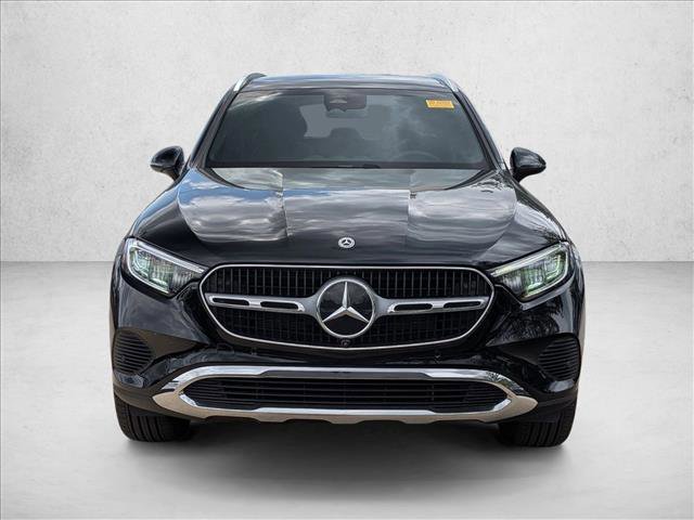 Used 2025 Mercedes-Benz GLC 300 4MATIC image 2