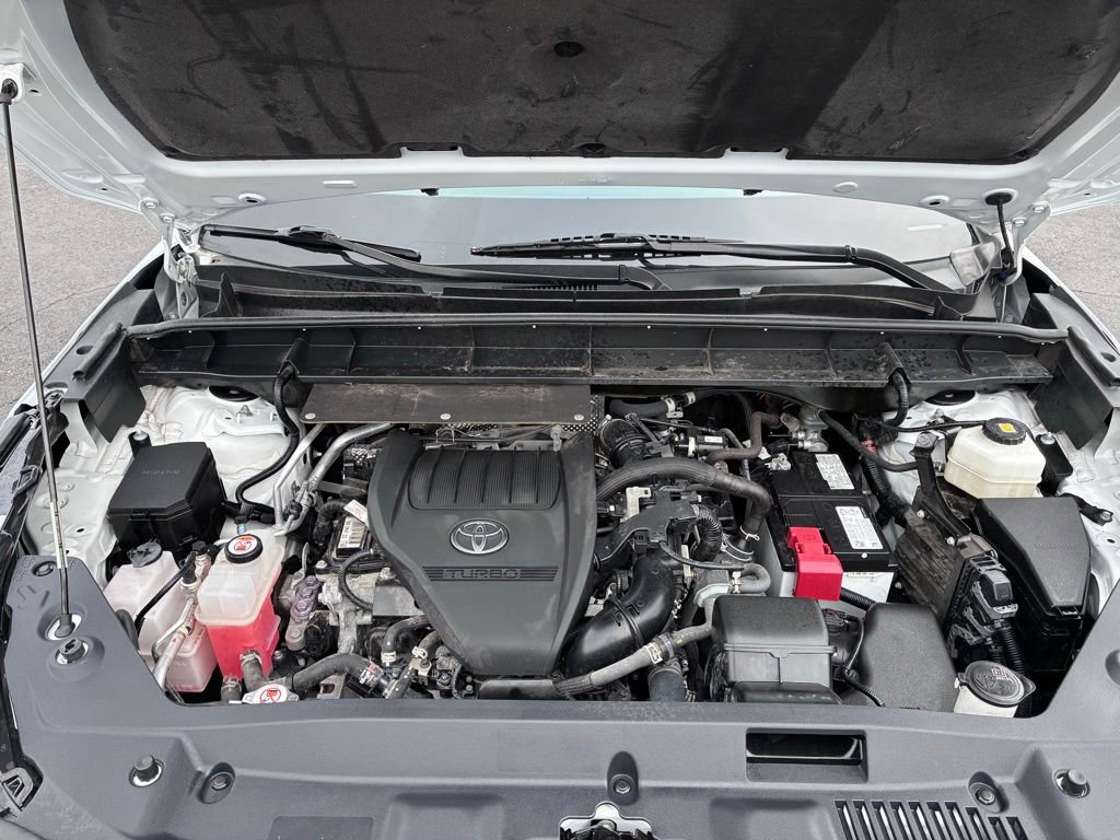 Used 2023 Toyota Highlander XLE AWD/4WD image 10