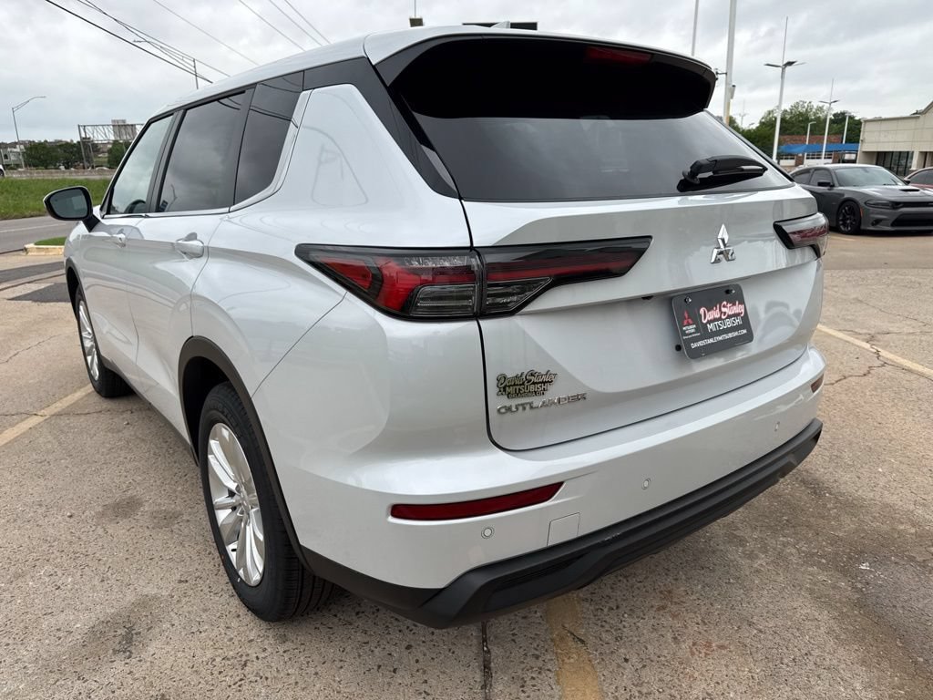 New 2026 Mitsubishi Outlander ES AWD/4WD image 6