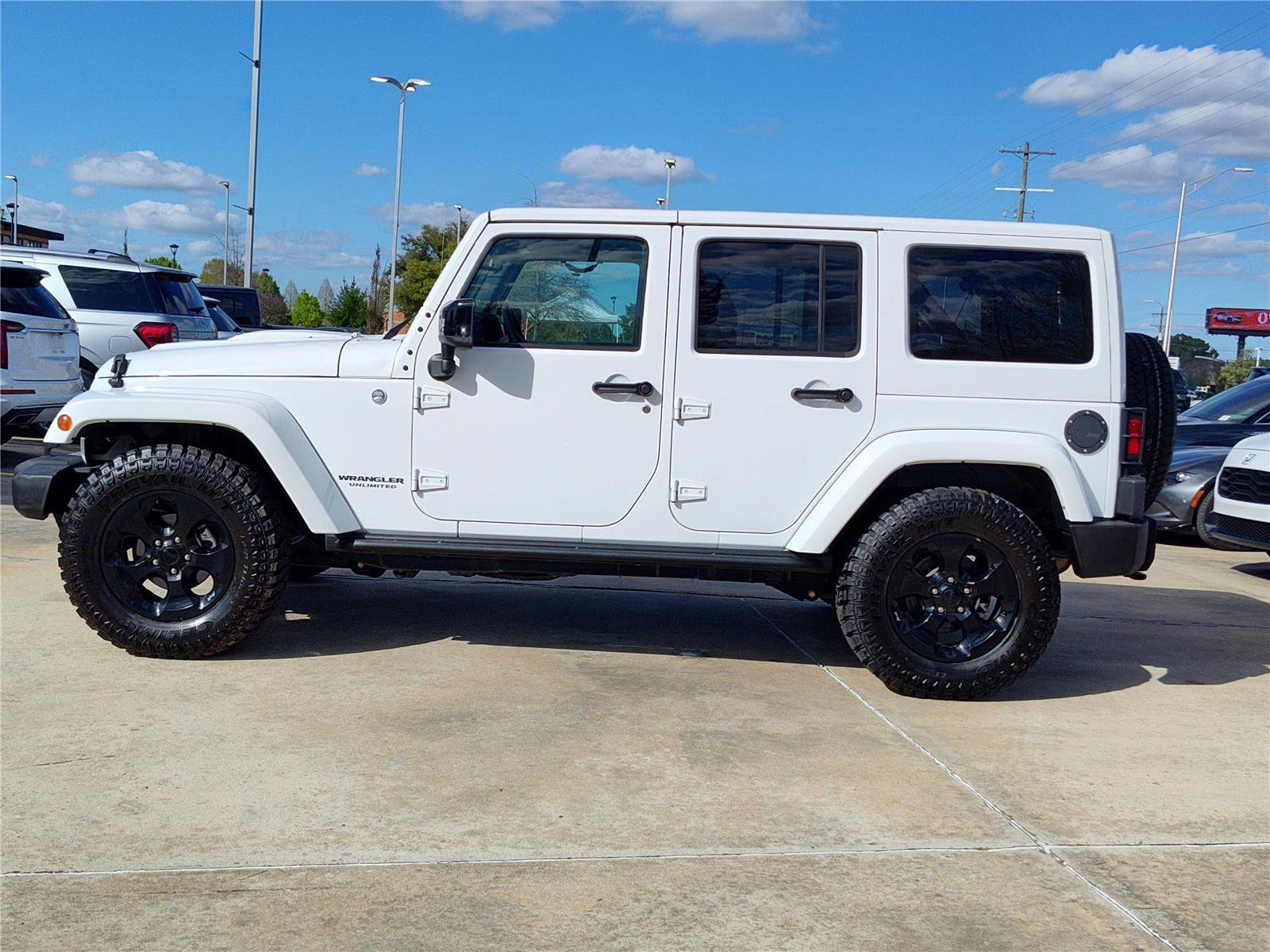 Used 2015 Jeep Wrangler Altitude image 3