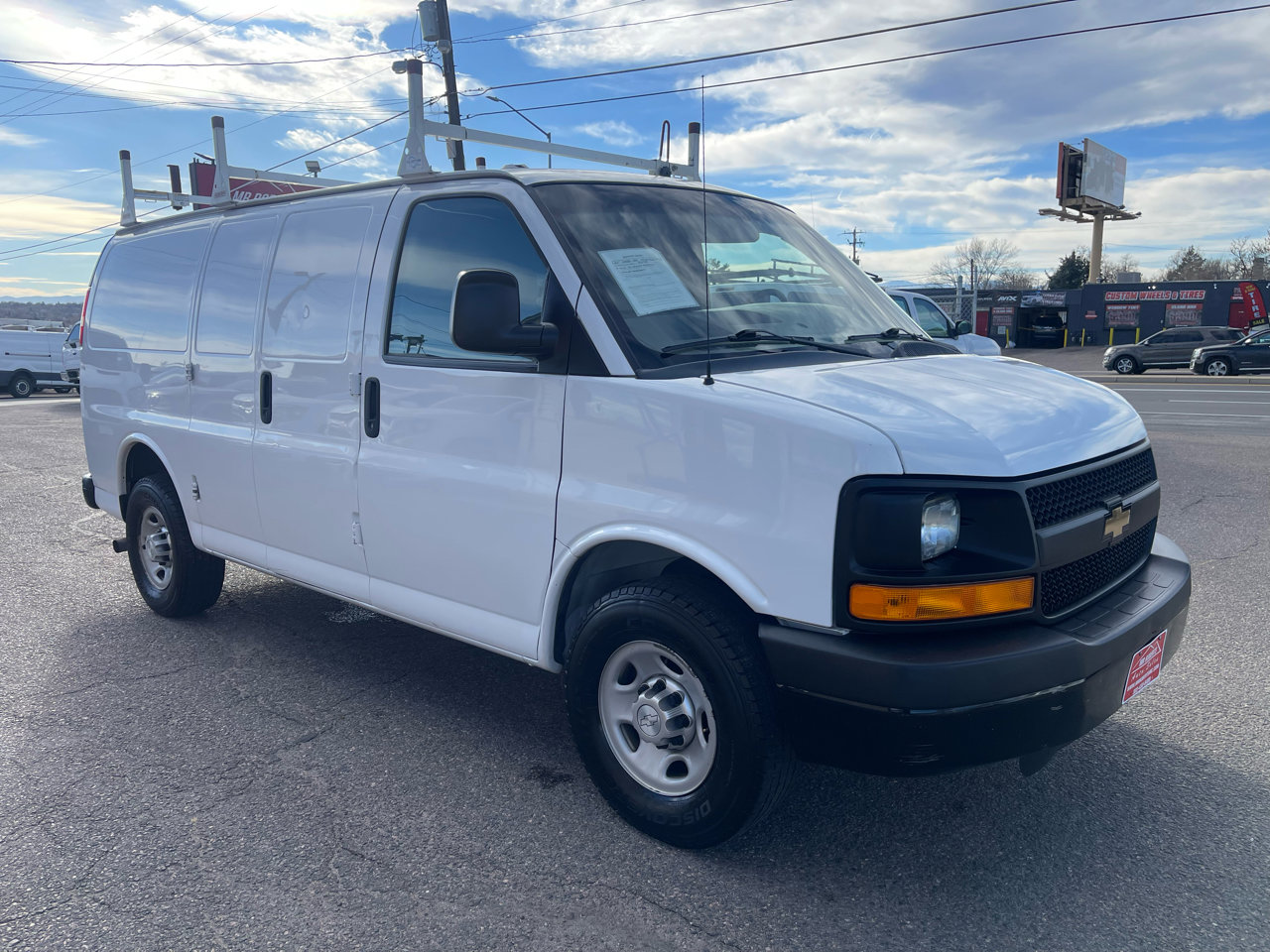 Used 2015 Chevrolet Express 2500 image 2