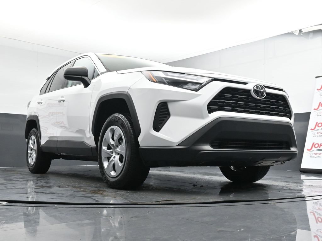 Used 2023 Toyota RAV4 LE image 18