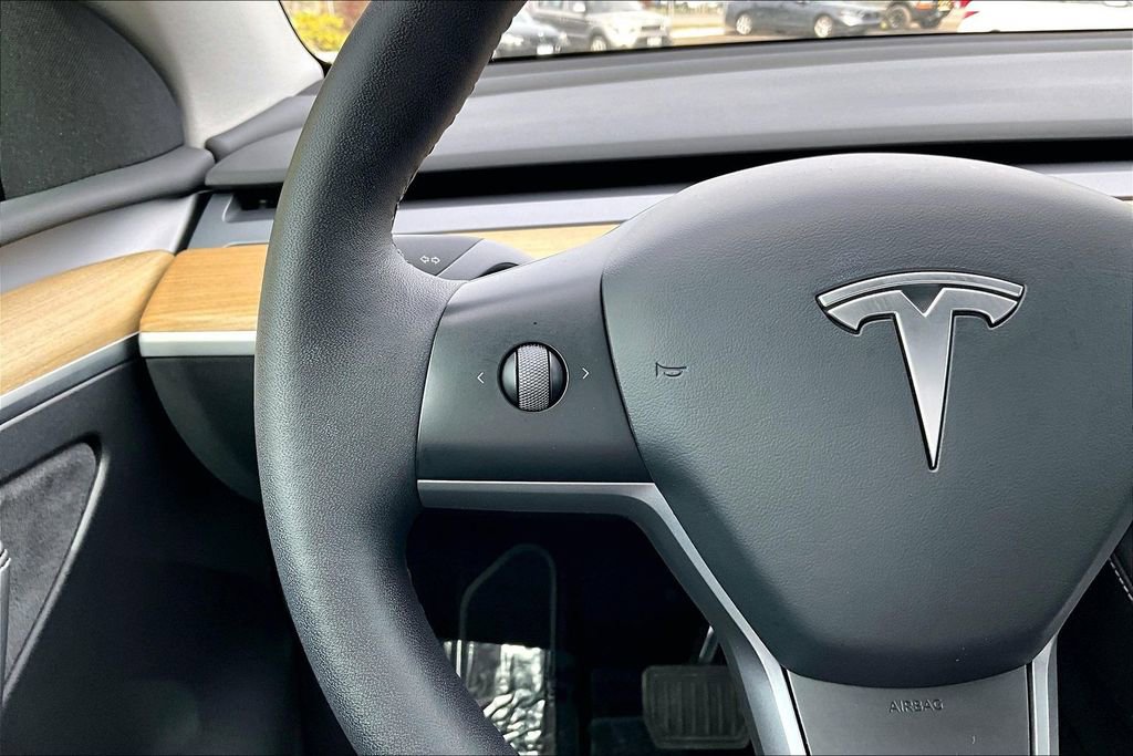 Used 2023 Tesla Model Y Long Range image 24