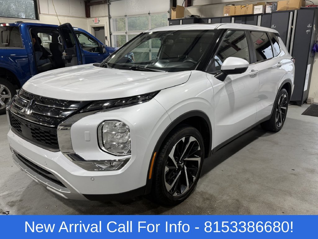 Used 2024 Mitsubishi Outlander SE AWD/4WD image 1