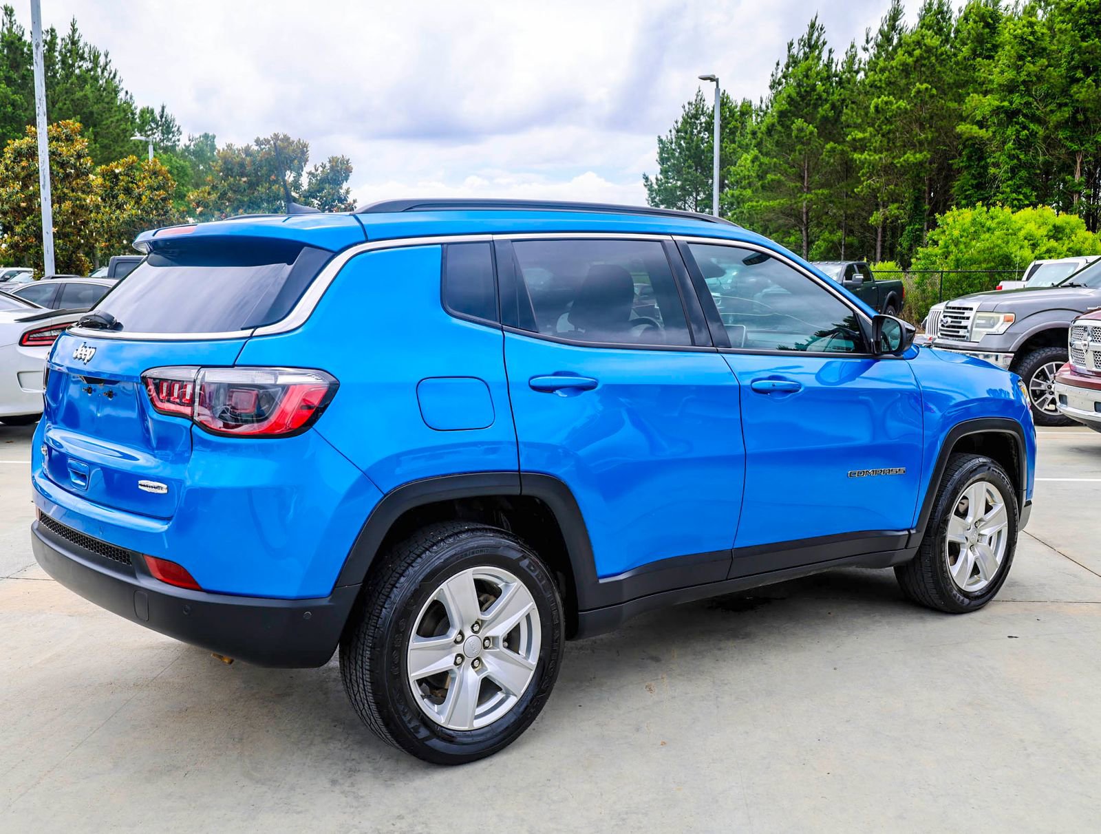Used 2022 Jeep Compass Latitude w/ Convenience Group AWD/4WD image 8