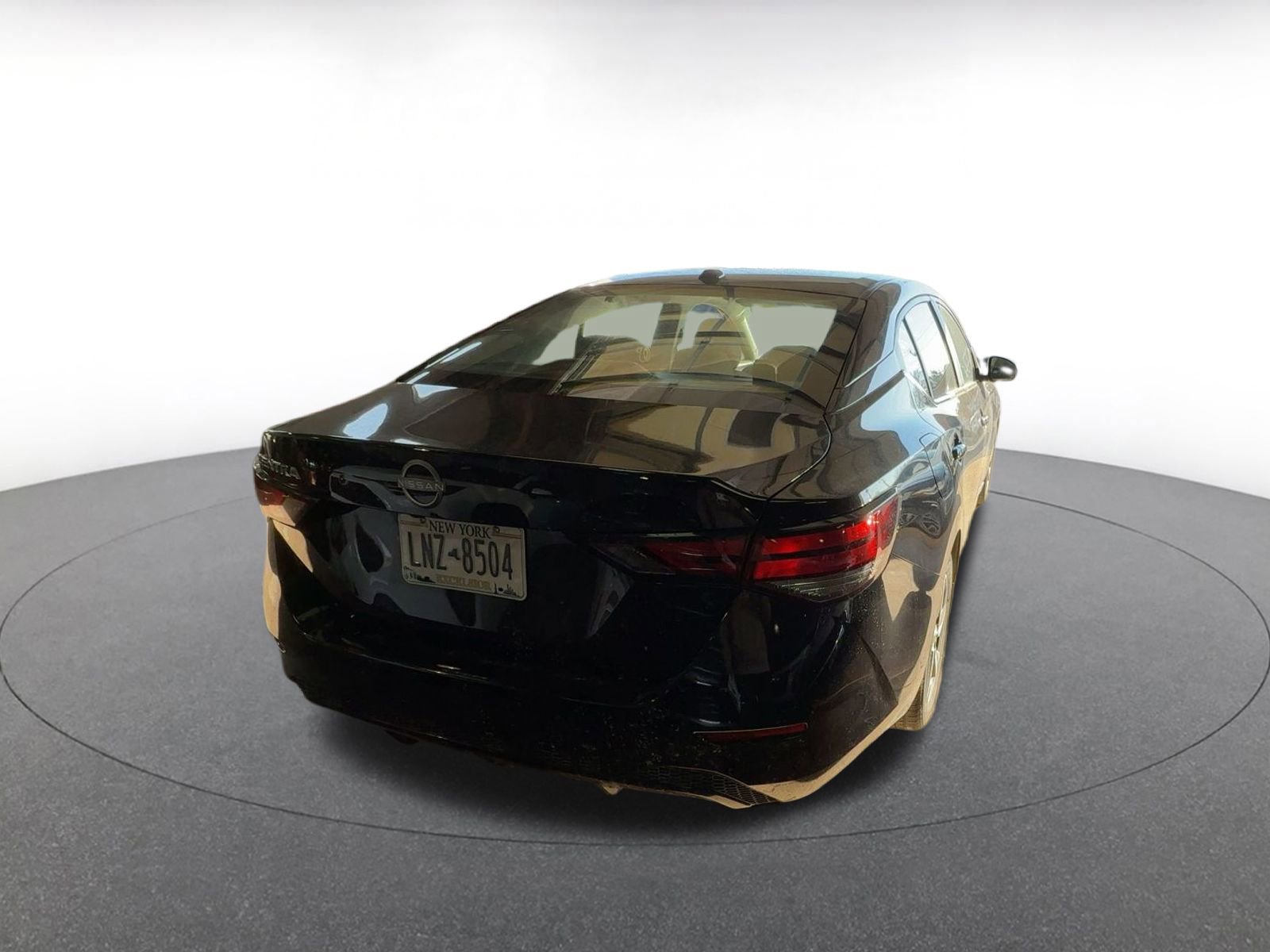 Used 2025 Nissan Sentra SV image 7