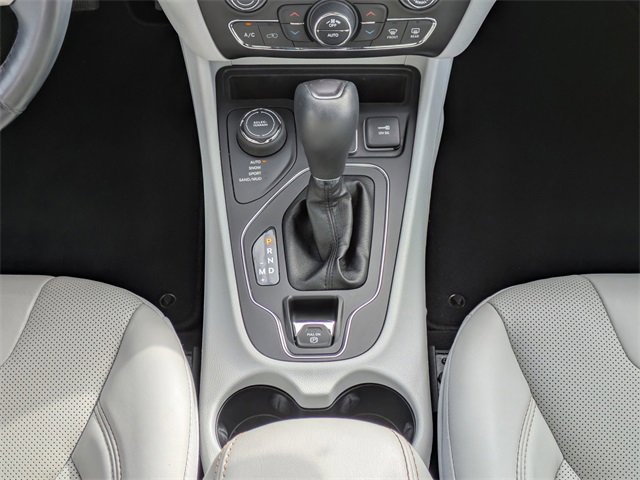 Used 2021 Jeep Cherokee Latitude Lux w/ Comfort/Convenience Group image 20