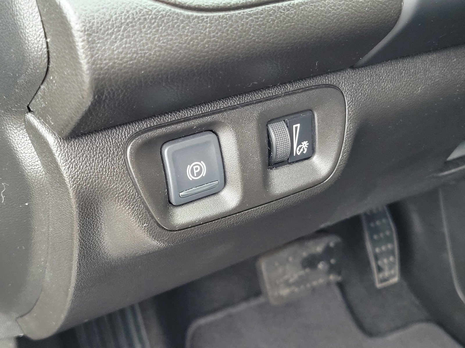 Used 2021 GMC Acadia SLT image 27