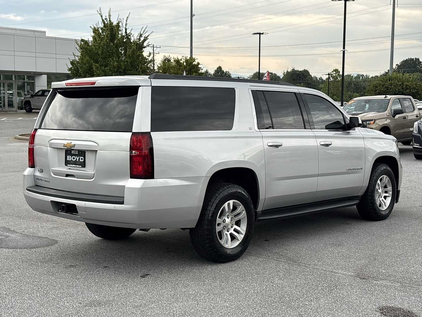 Used 2019 Chevrolet Suburban LT AWD/4WD image 6