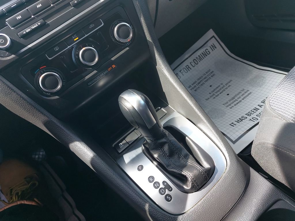 Used 2013 Volkswagen Golf 4-Door FWD image 21