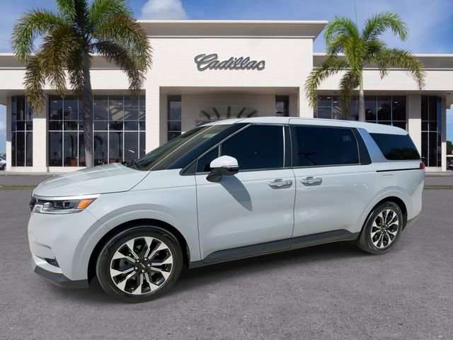 Used 2024 Kia Carnival EX image 7