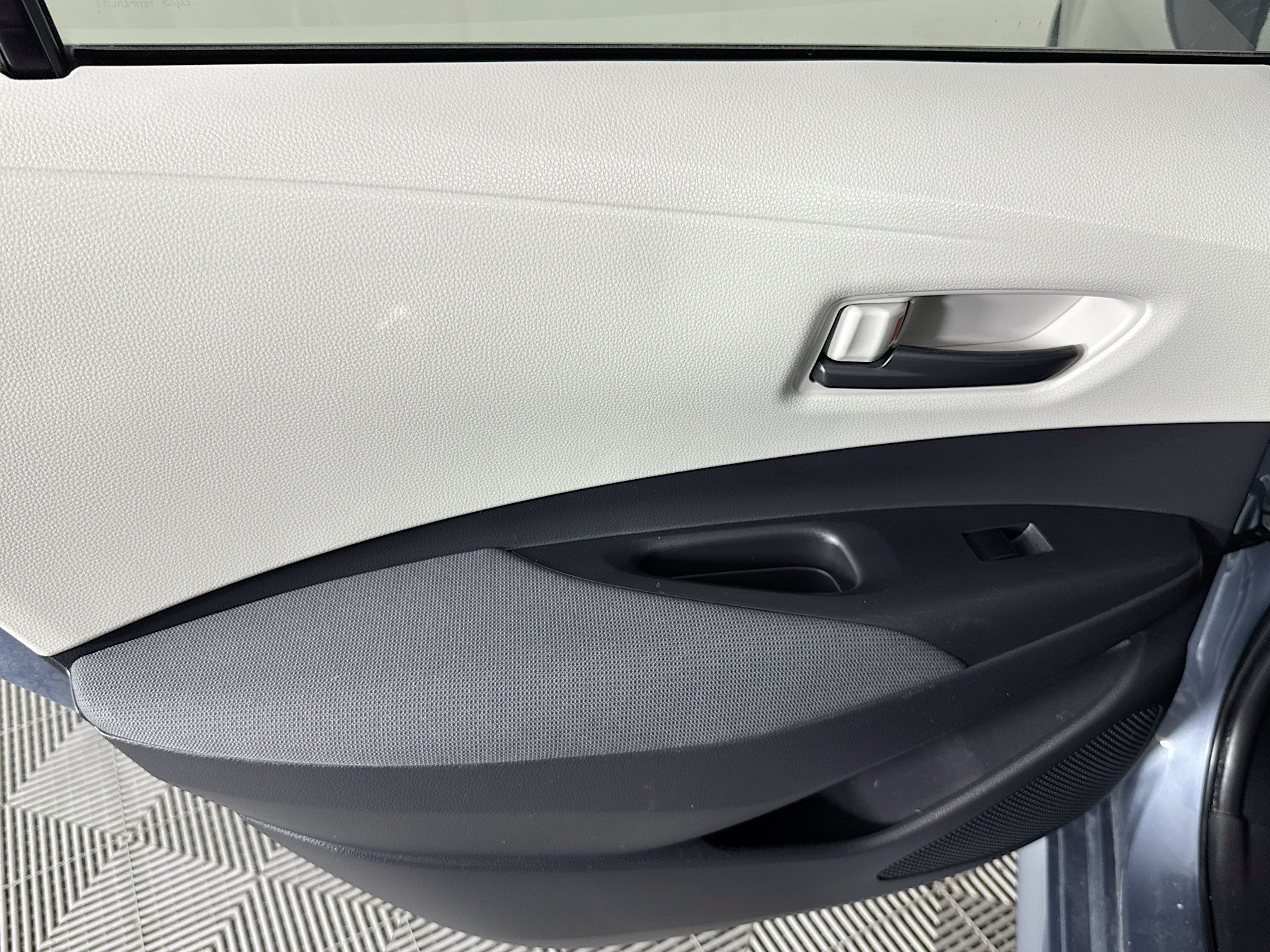 Used 2022 Toyota Corolla LE FWD image 24