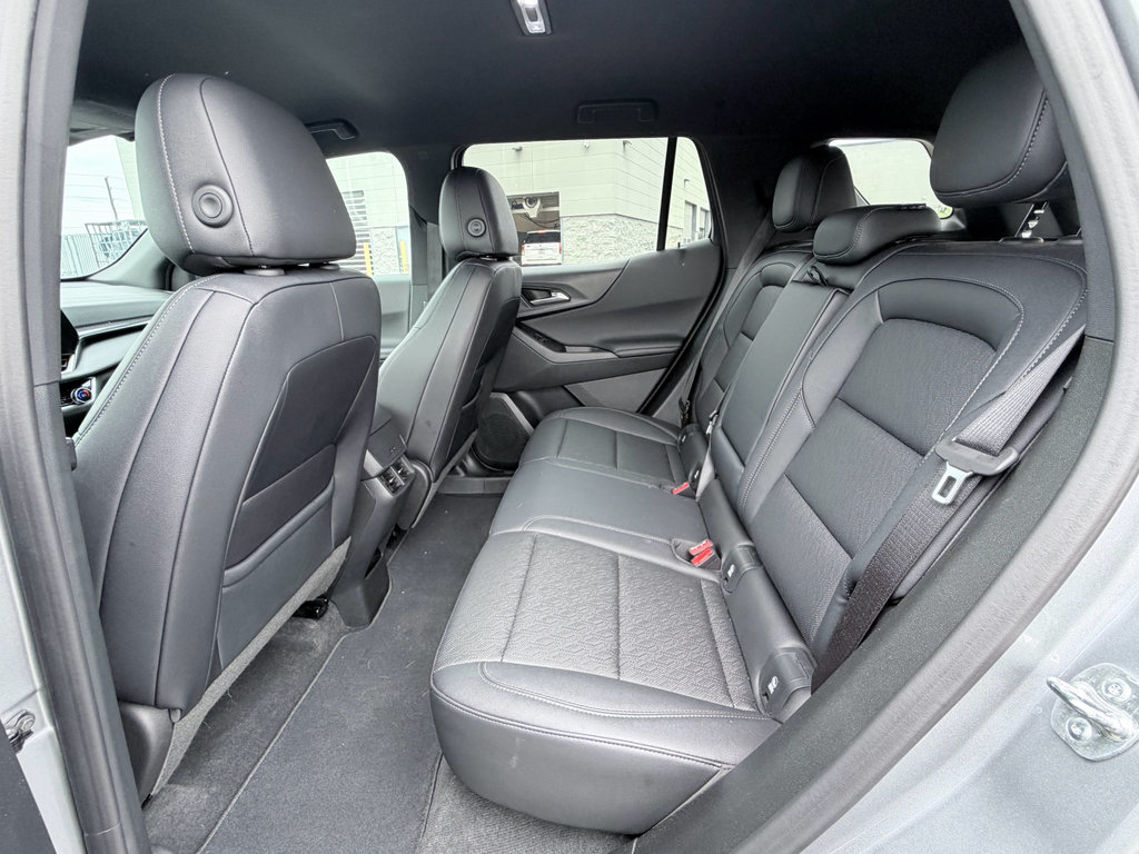 Used 2026 Chevrolet Equinox LT w/ Convenience Package II FWD image 26
