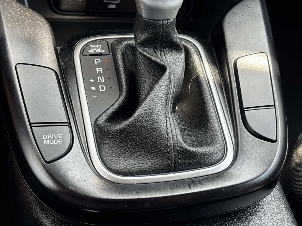 Used 2024 Kia Soul LX w/ Option Group 015 FWD image 28