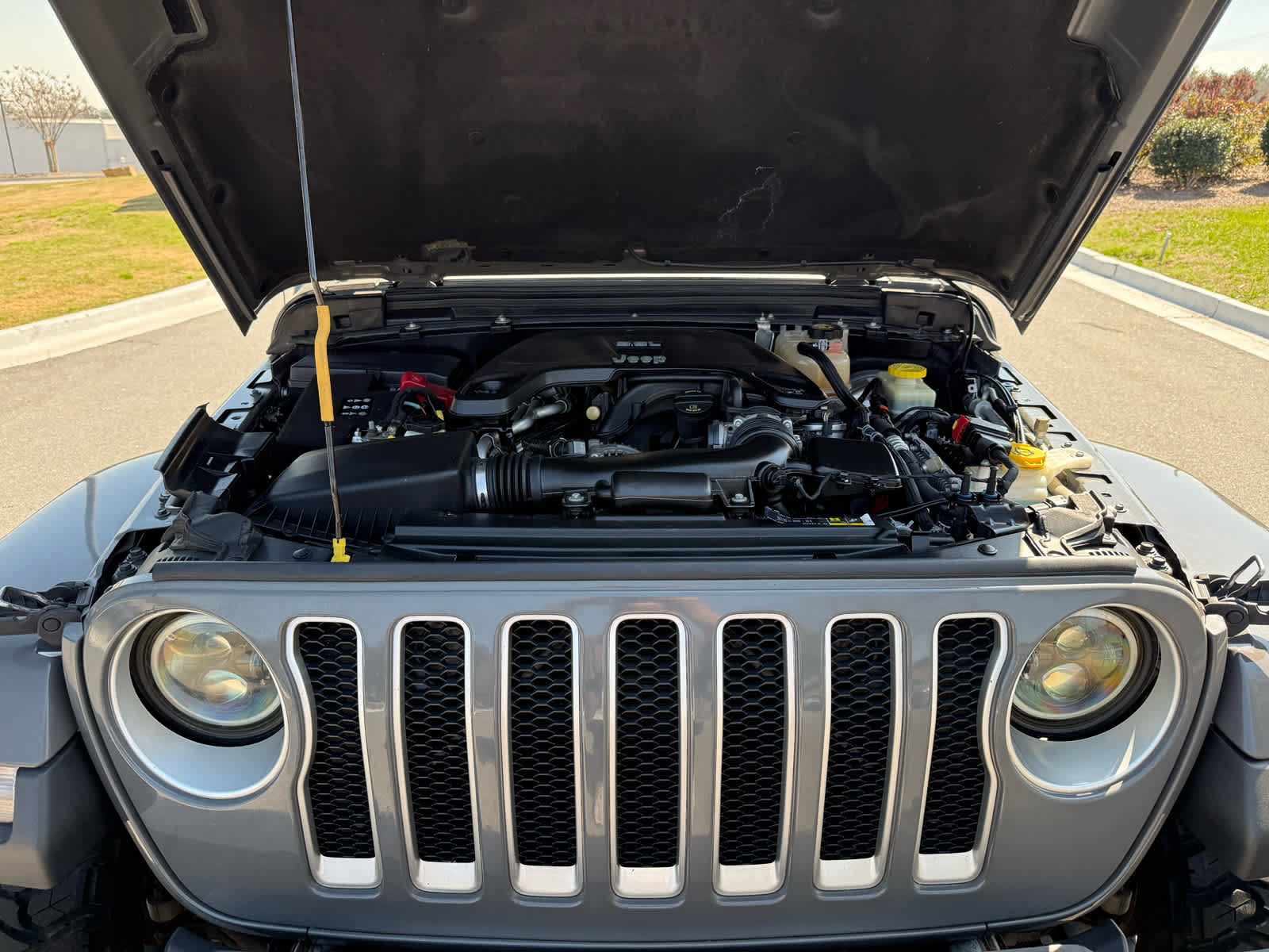 Used 2019 Jeep Wrangler Unlimited Sahara image 31