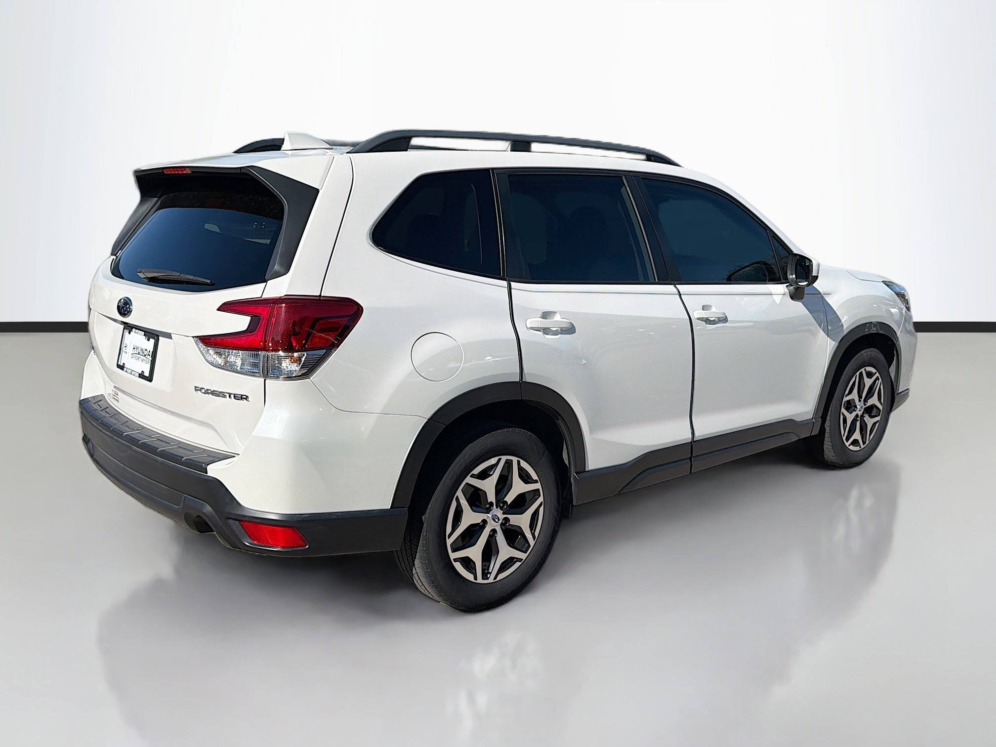 Used 2020 Subaru Forester Premium image 3