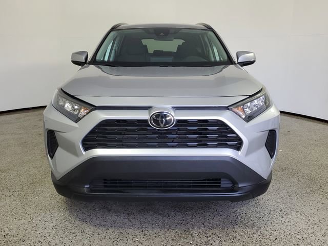 Used 2021 Toyota RAV4 LE image 3