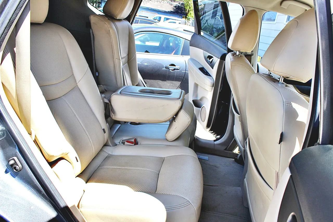 Used 2014 Nissan Rogue SV FWD image 32
